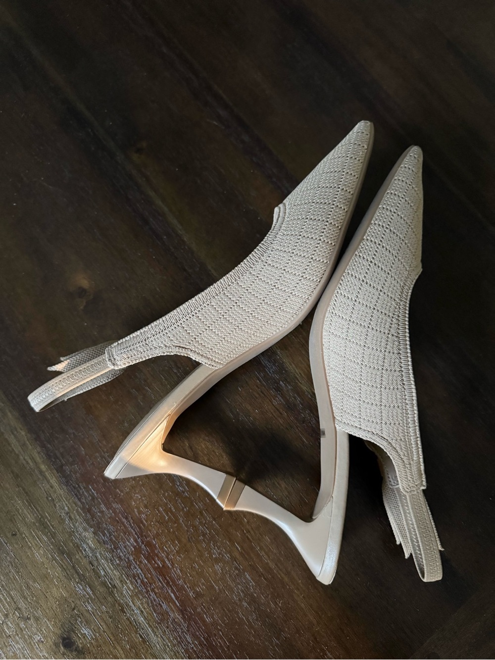 Cosy Island - EverLush Bowknot Pointed Toe Heeled Slingback - Low Heeled
- NWT - Picture 3 of 10